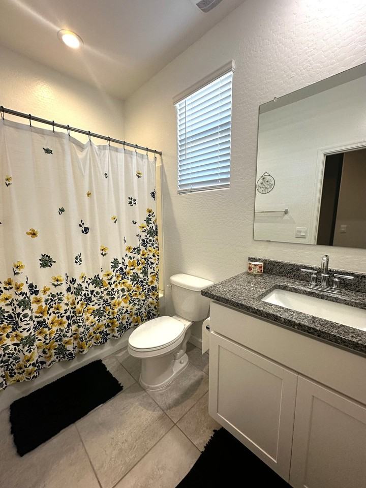 2367 W Shanley Ave - Photo 4 of 4