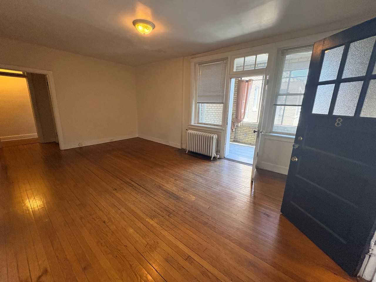 1611 Hampton Blvd #B8