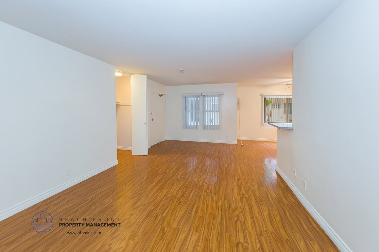 740 S Andrews Pl #17 - Photo 3 of 11