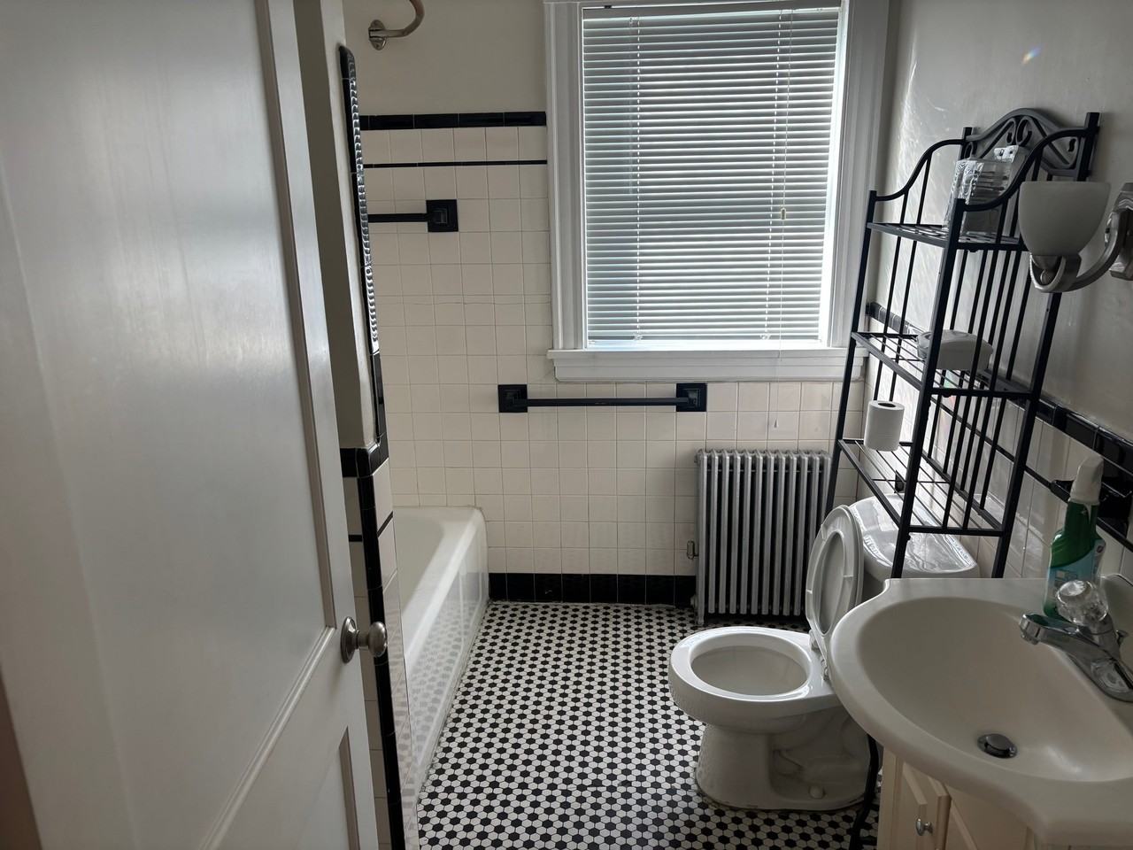 99 Franklin St #9 - Photo 5 of 9