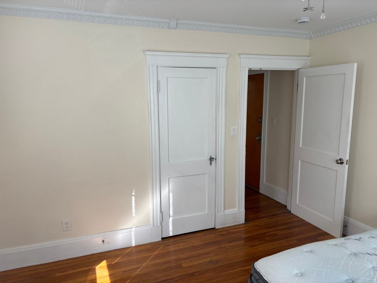 99 Franklin St #9 - Photo 7 of 9