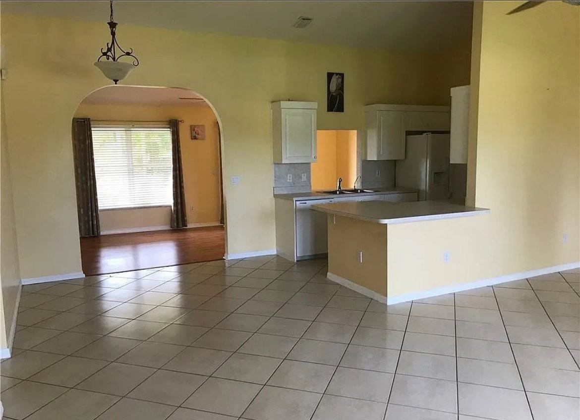 1816 Sw 38th Ter - Photo 4 of 16
