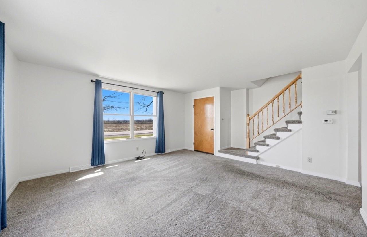6632 Errick Rd - Photo 2 of 16