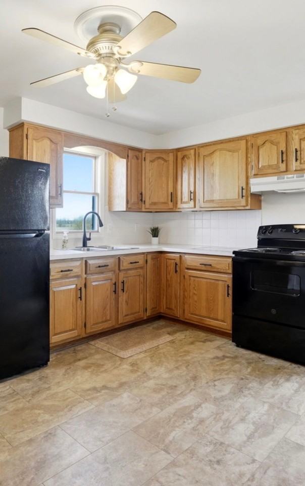 6632 Errick Rd - Photo 3 of 16