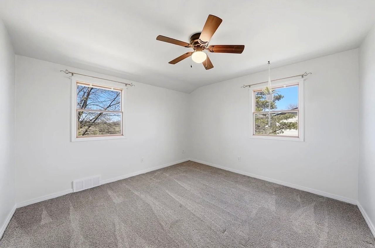 6632 Errick Rd - Photo 4 of 16