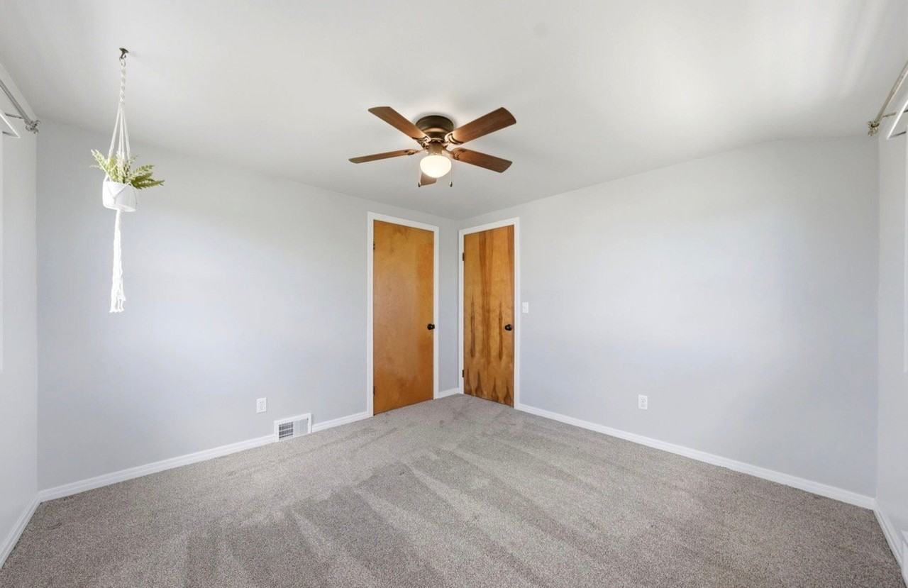 6632 Errick Rd - Photo 5 of 16