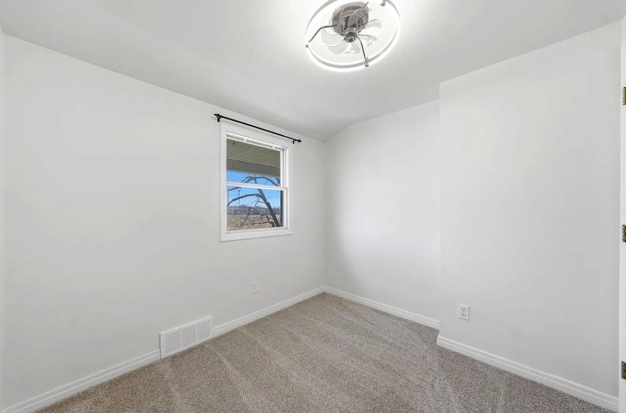 6632 Errick Rd - Photo 6 of 16