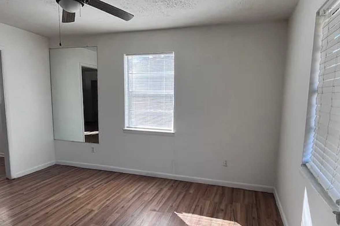 520 Brewer Dr - Photo 4 of 13