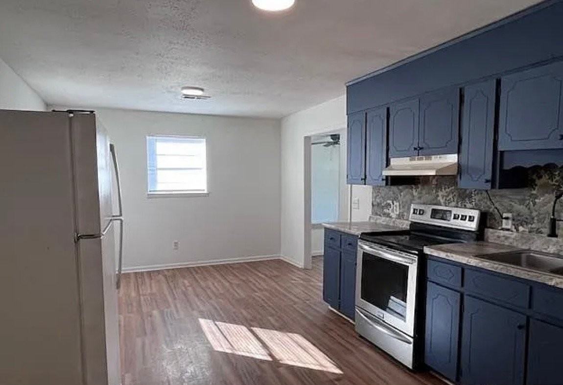 520 Brewer Dr - Photo 6 of 13