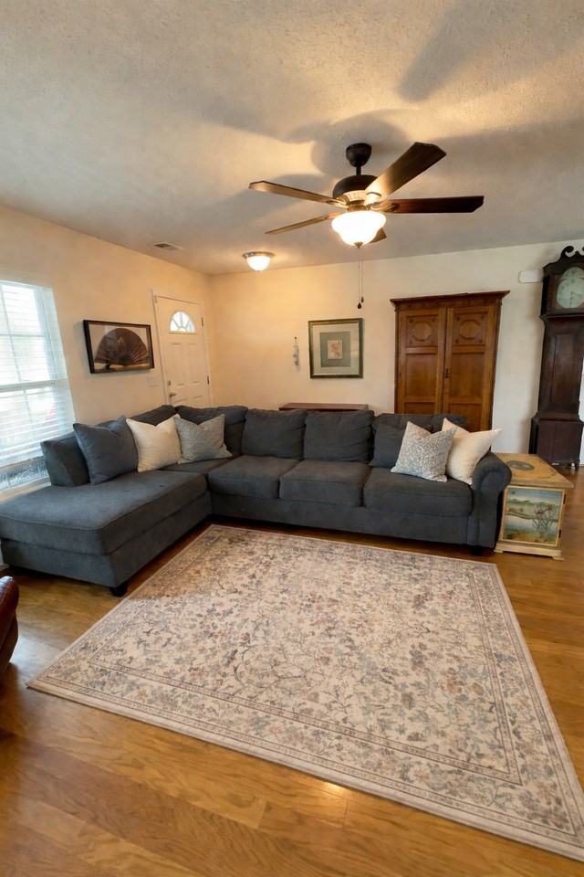 108 White Cedar Ct - Photo 3 of 20