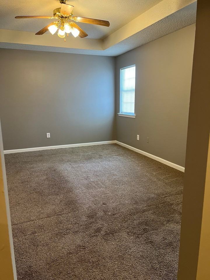 125 Georgetown Blvd - Photo 3 of 18