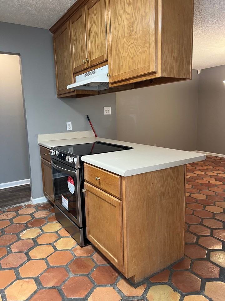 125 Georgetown Blvd - Photo 5 of 18