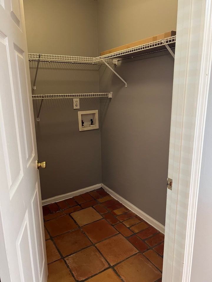 125 Georgetown Blvd - Photo 7 of 18