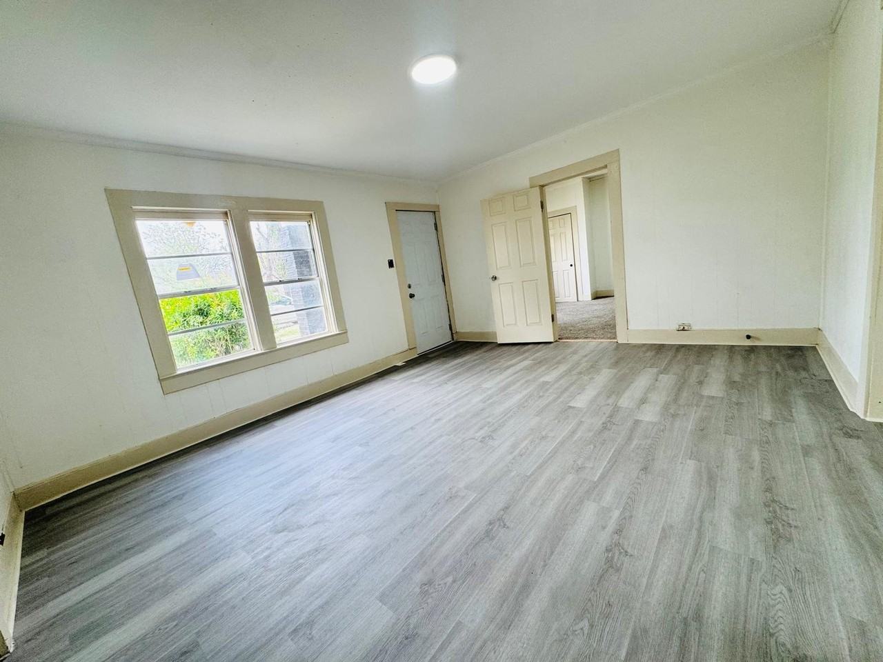 66 E Avenue G - Photo 3 of 9