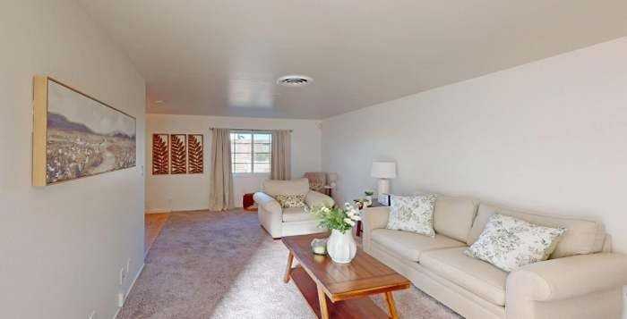 438 Seminole Way - Photo 4 of 17