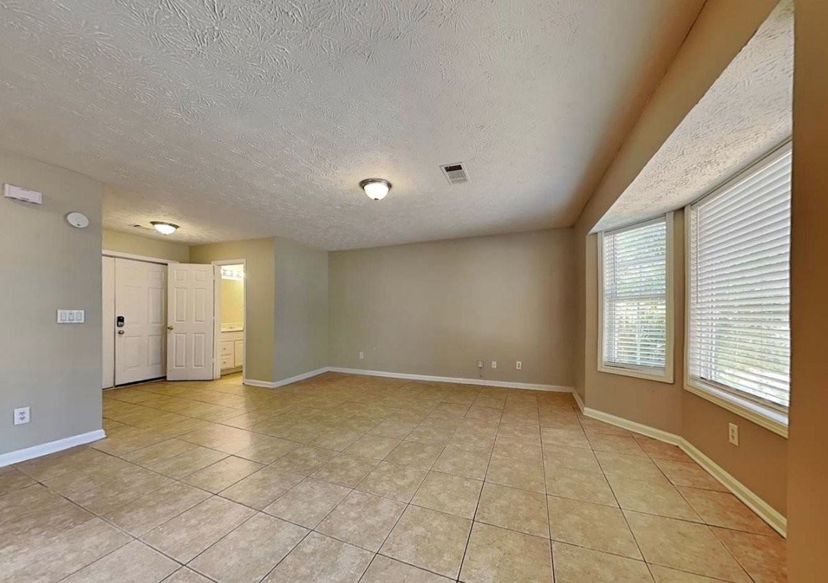 2407 Boone Ct - Photo 3 of 15