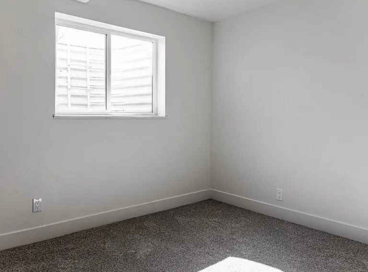 3193 W Rachelle Dr - Photo 2 of 3
