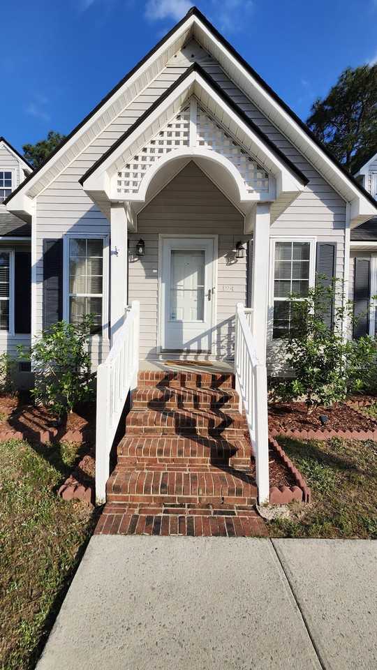 124 Stonewood Dr - Photo 2 of 19