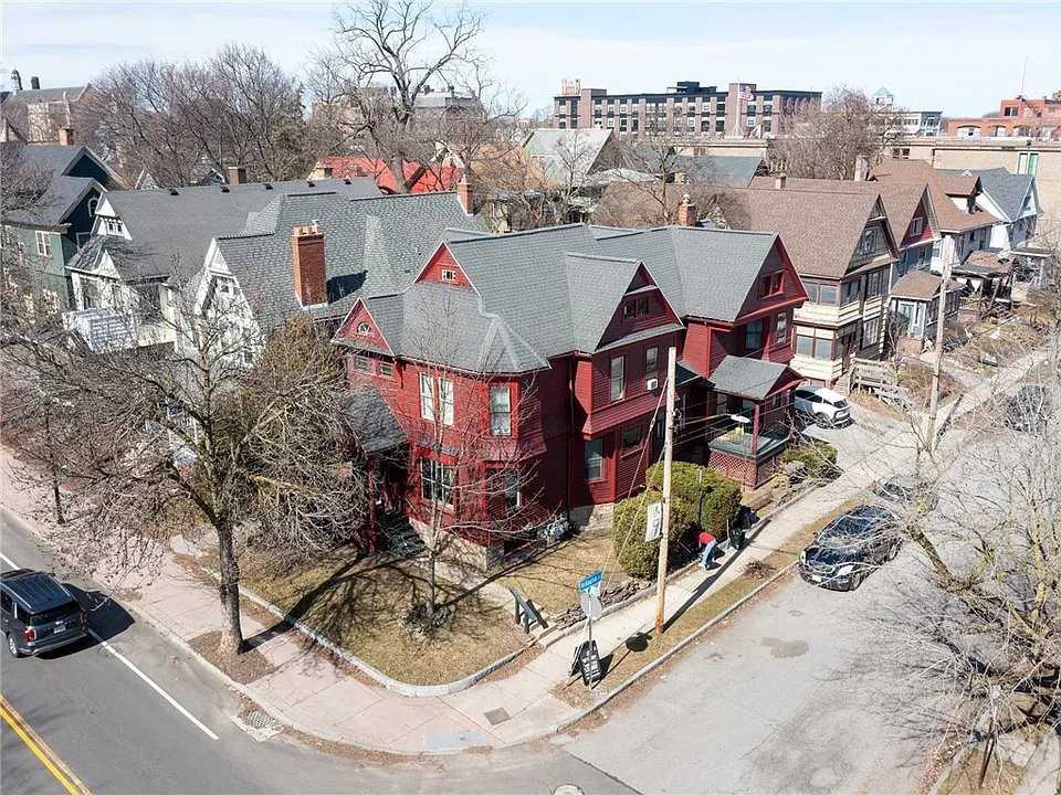 636 University Ave #2
