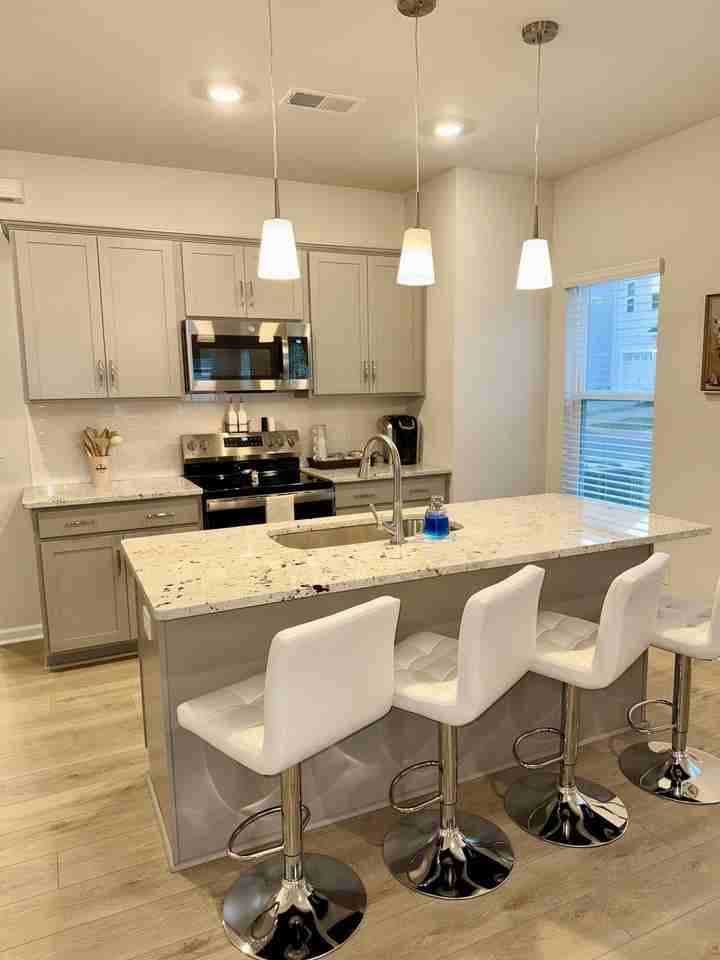 2906 Sloan Dr - Photo 4 of 18