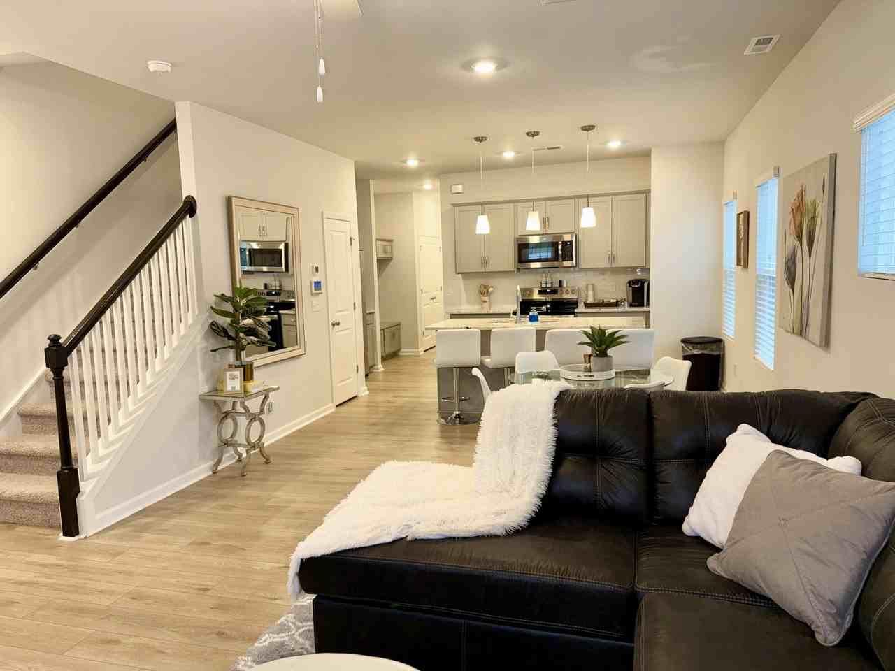 2906 Sloan Dr - Photo 6 of 18