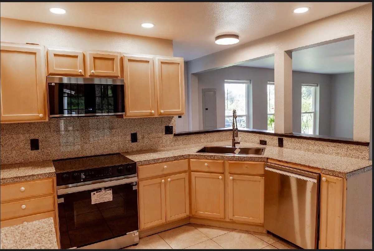 13124 Rainier Rd Se - Photo 7 of 17