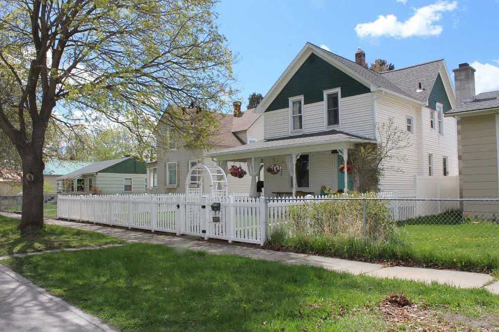 378 5th Avenue East N - Photo 2 of 17