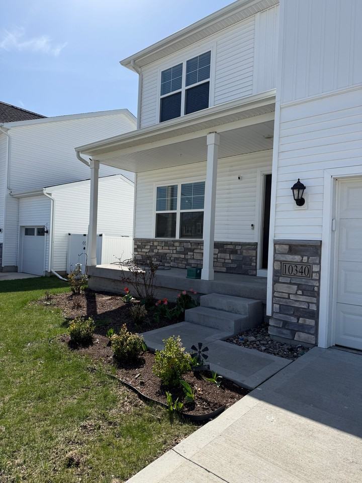 10340 Powell Ave - Photo 2 of 25