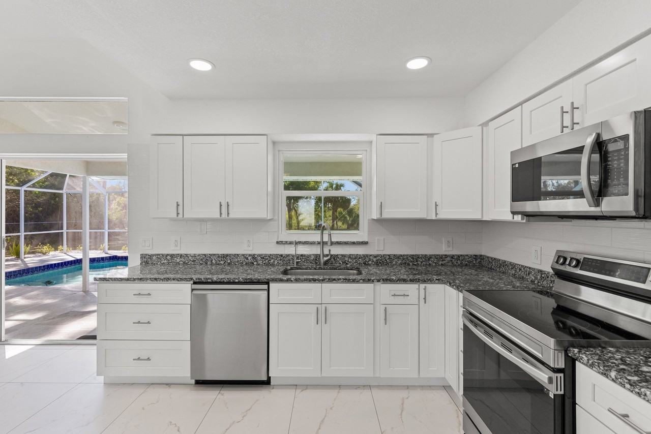 4485 Hansard Ave - Photo 4 of 19