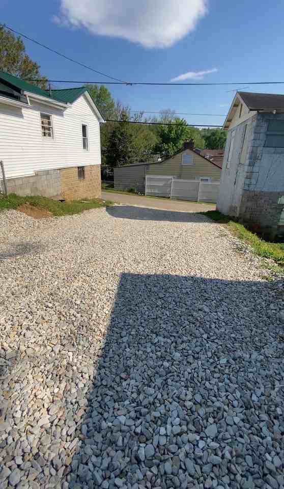 1861 Madison Ave - Photo 2 of 8