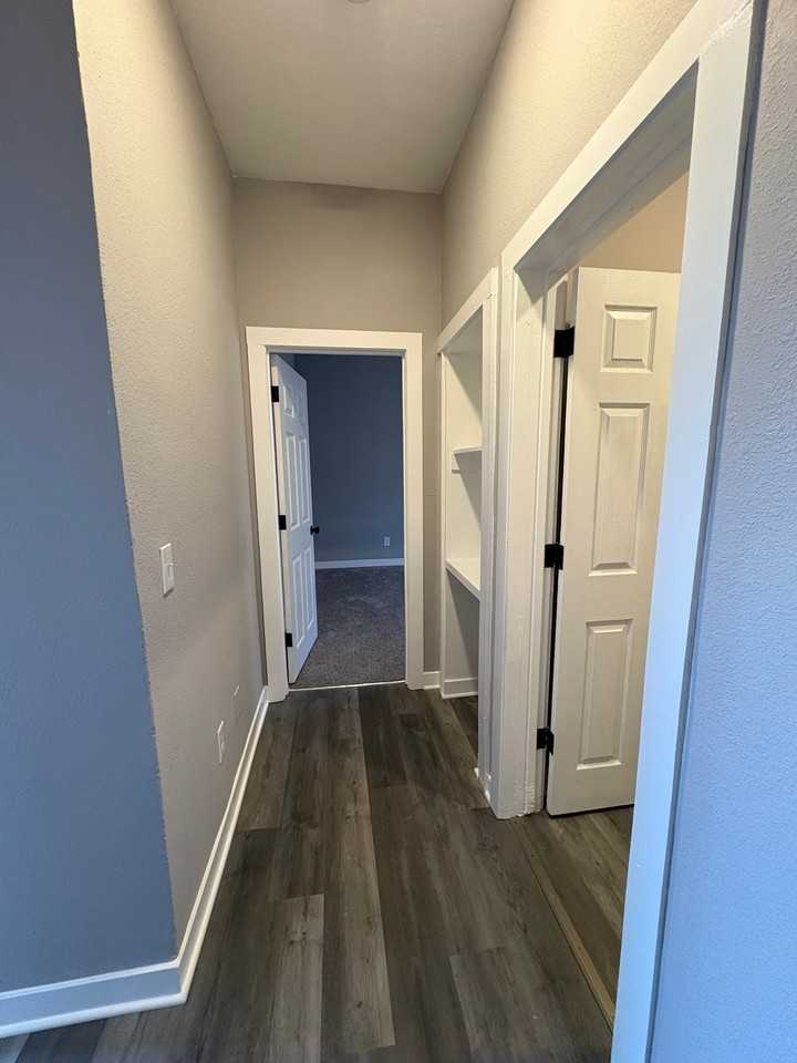 1237 Knox Ave N #1237 - Photo 6 of 10