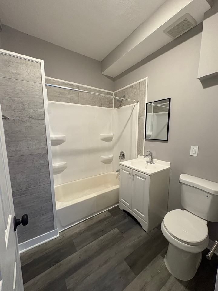 1237 Knox Ave N #1237 - Photo 7 of 10