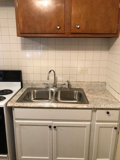 1938 N 17th Ave #3 - Photo 4 of 9