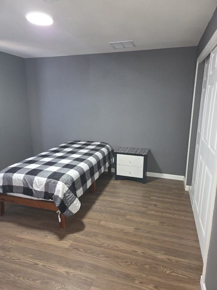 18231 N 6th St - Photo 2 of 17