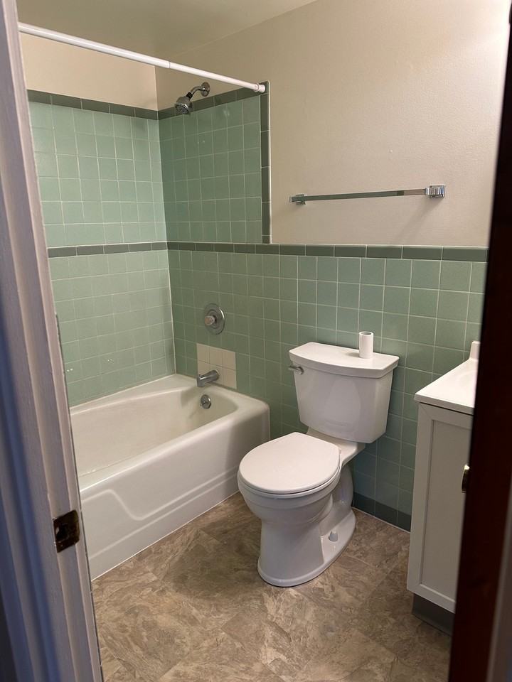 110 10th St S #6 - Photo 2 of 7