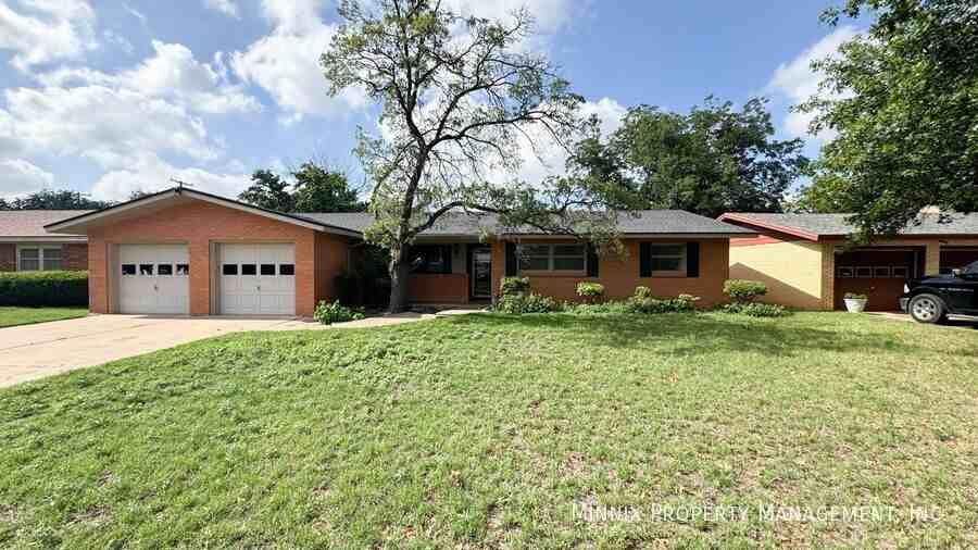 3410 54th St - Photo 3 of 31
