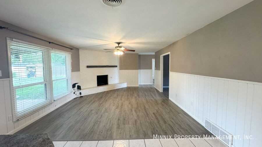 3410 54th St - Photo 4 of 31