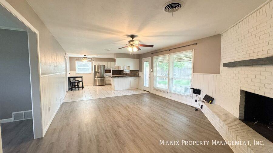 3410 54th St - Photo 7 of 31