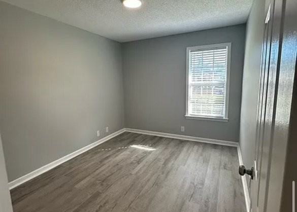 101 Smithfield Dr - Photo 6 of 10