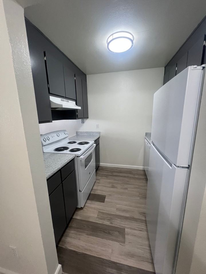 1351 Dustin Dr #3 - Photo 2 of 5