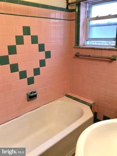 2227 S Rosewood St - Photo 7 of 10