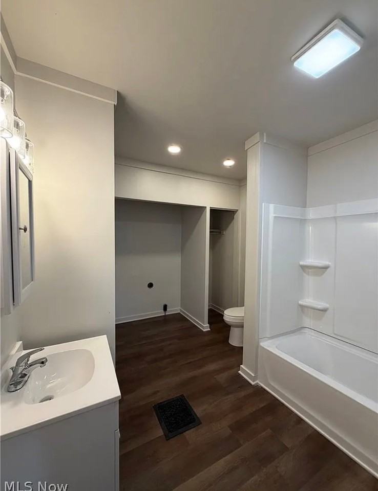 731 Putnam Ave #2 - Photo 3 of 12