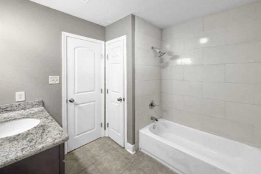 7230 Yorktown Dr - Photo 3 of 8