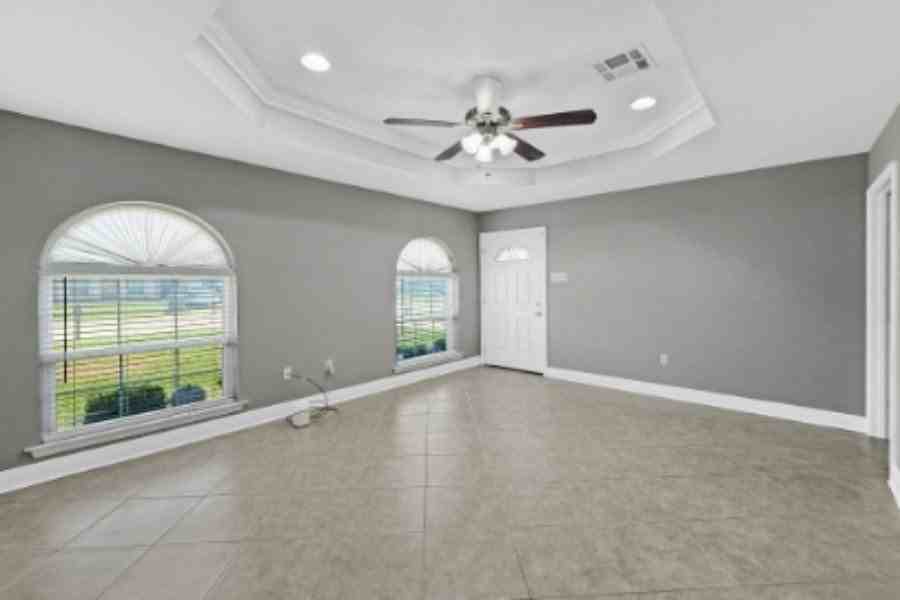 7230 Yorktown Dr - Photo 6 of 8