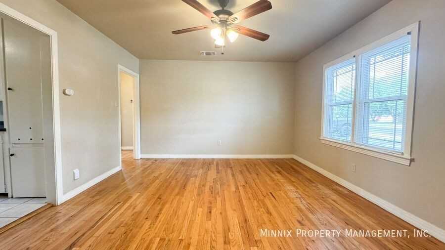 2706 37th St - Photo 4 of 21