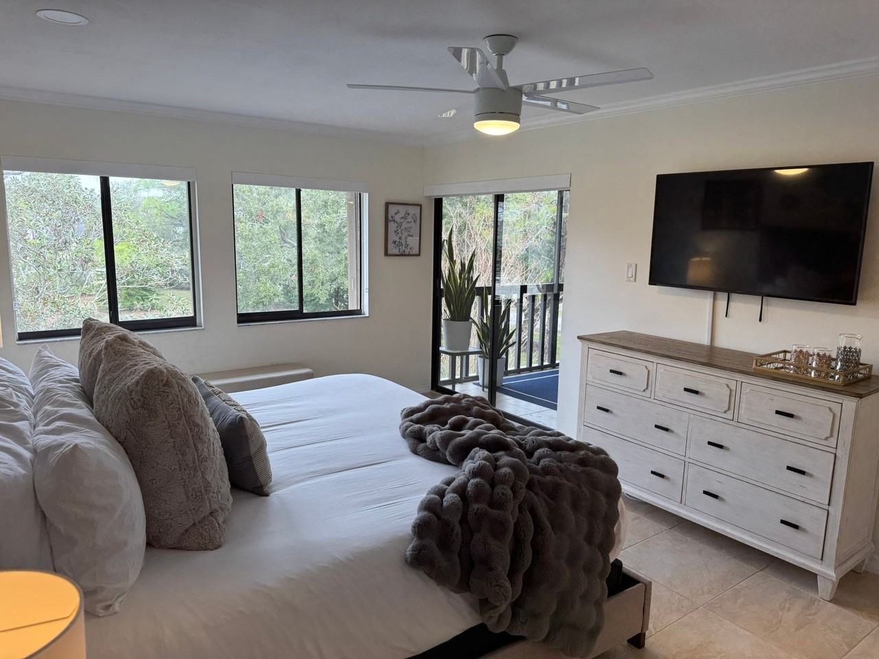 1800 Mariner Dr #6 - Photo 3 of 17