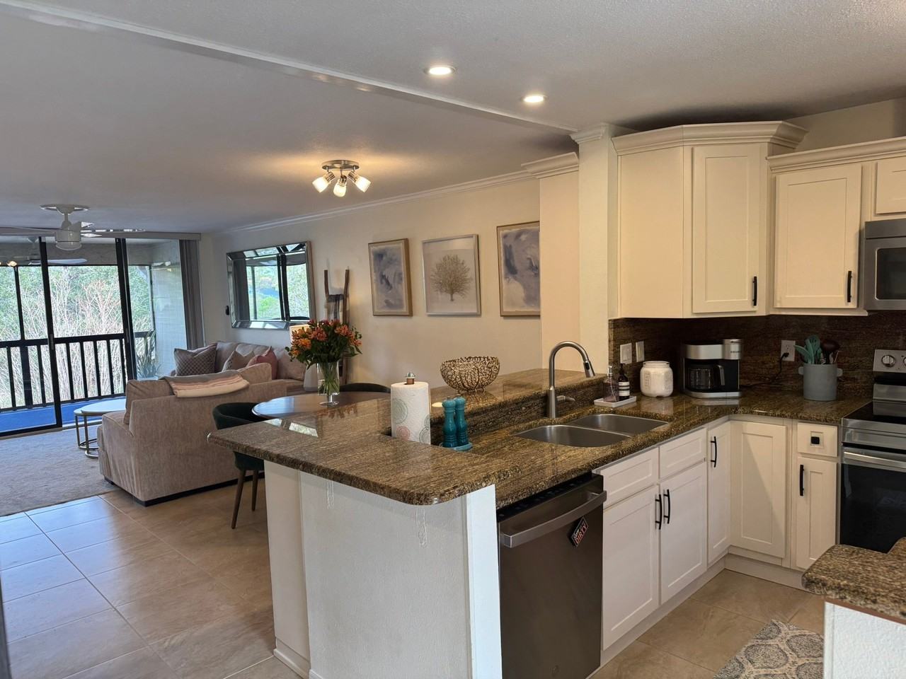 1800 Mariner Dr #6 - Photo 5 of 17