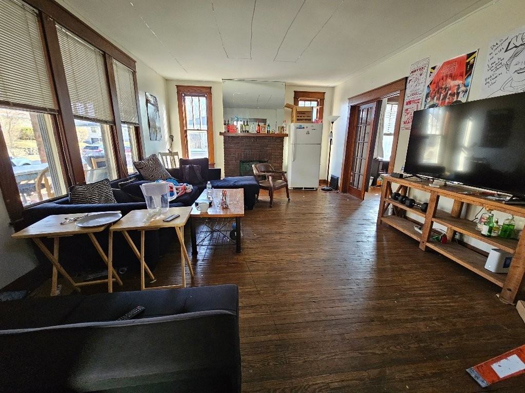 618 S Fess Ave - Photo 3 of 18