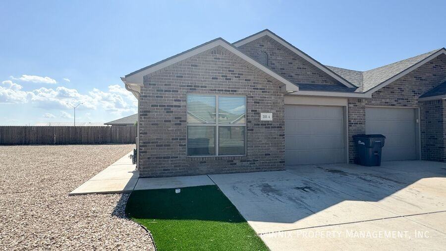 2101 N Jayton Ave #A - Photo 2 of 24