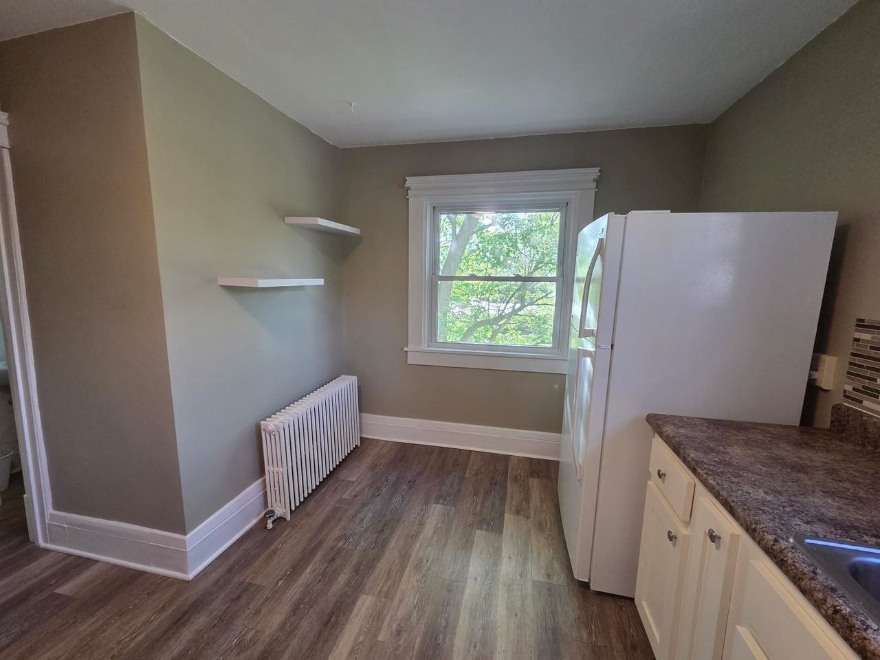 340 High St Apt B #B - Photo 3 of 19